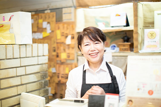 塚本商店街の喫茶店発。 食べる人の笑顔を輝かせる 「コラーゲン食パン」